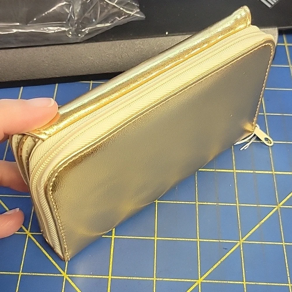 Multi Functure 6x4 Wallet New - GOLD
